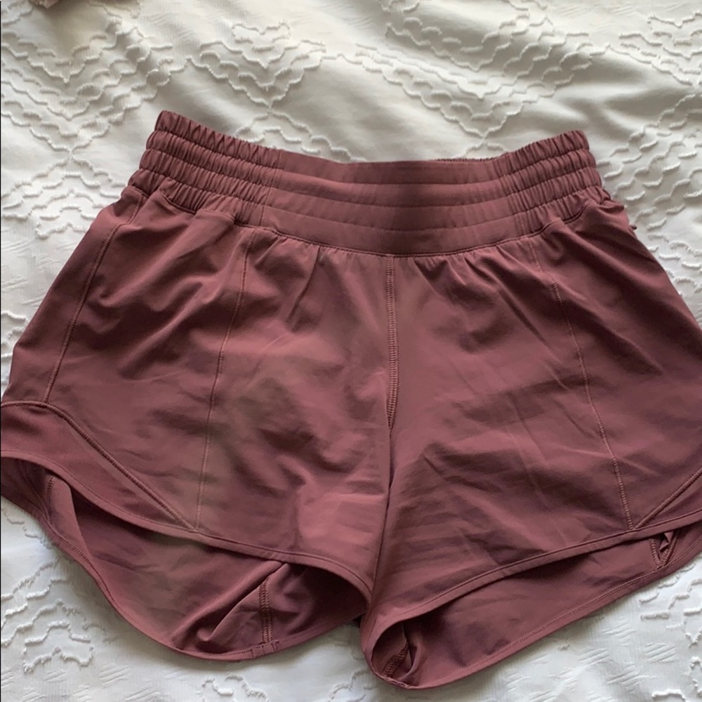 lululemon hotty hot shorts 4”